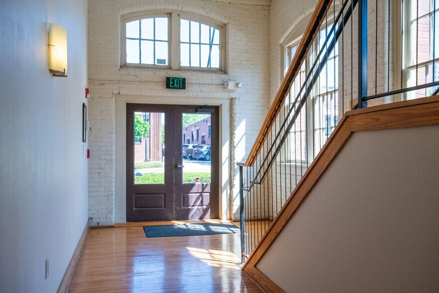 More Photos Of 912 Lady St, Columbia Office For Sale