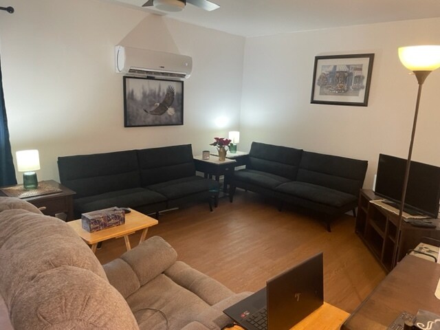 More Photos Of 528 Curry Ave, Illiopolis Specialty For Sale