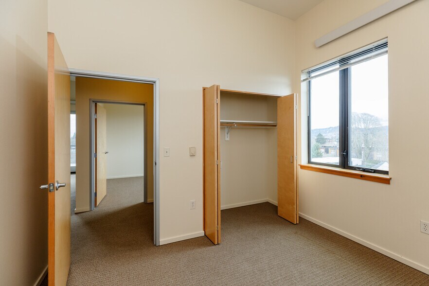 More Photos Of 375 NE Shaver St, Portland Apartments For Sale