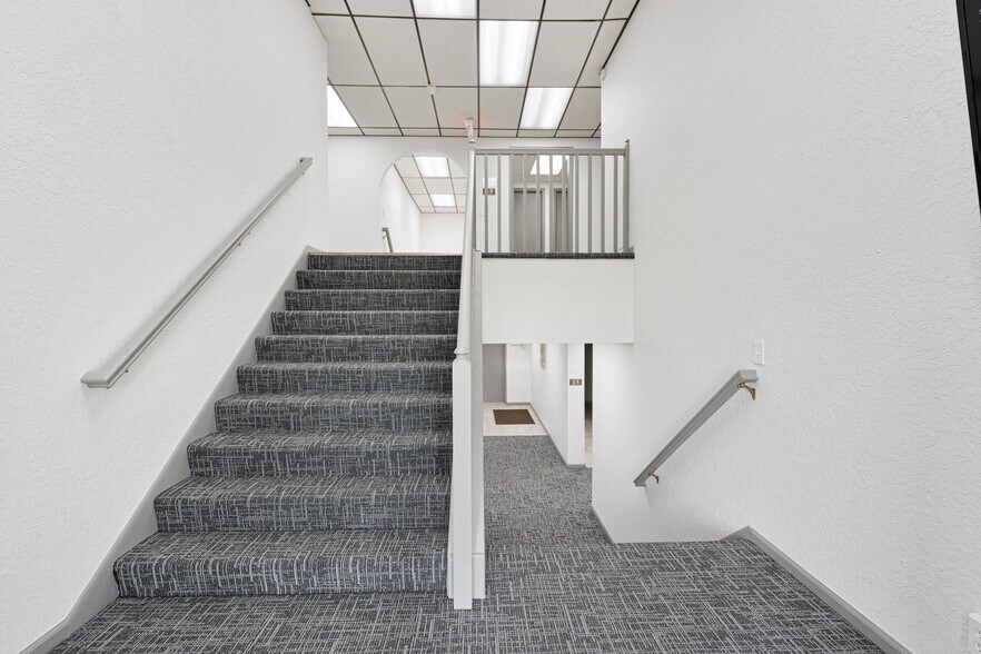 More Photos Of 6957 NW Highway 10, Anoka Office For Lease