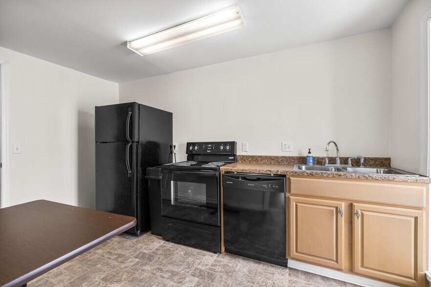 More Photos Of 410 Main St, Reisterstown Medical For Lease