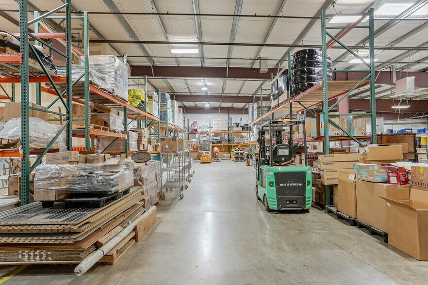 More Photos Of 1852 Fescue St SE, Albany Office For Sale