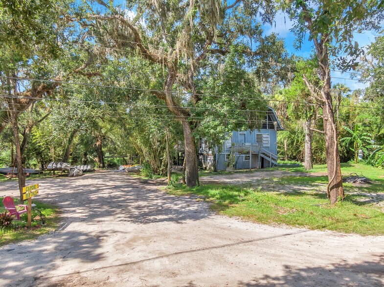 More Photos Of 4572 Alafia Canoe Trl, Valrico Storefront Retail Residential For Sale