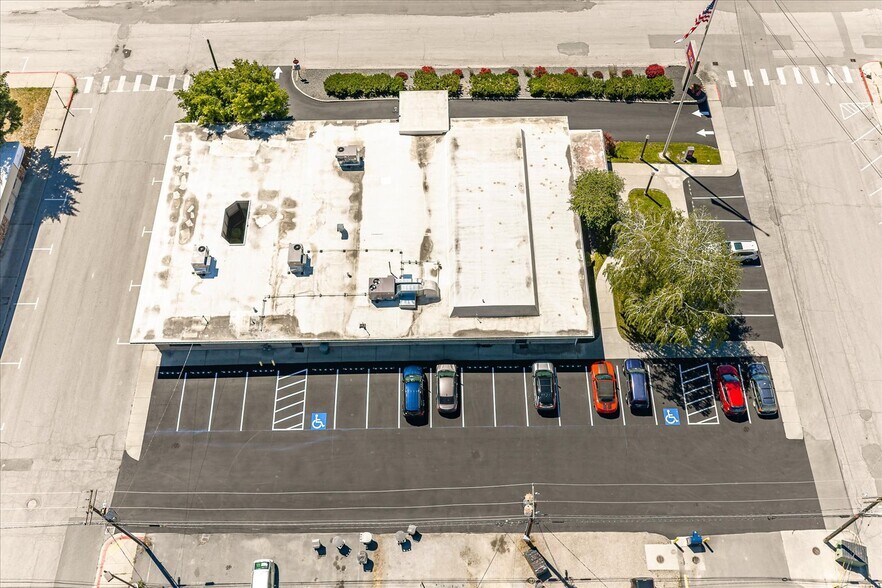 More Photos Of 106 S 2ND E St, Chewelah Bank For Lease