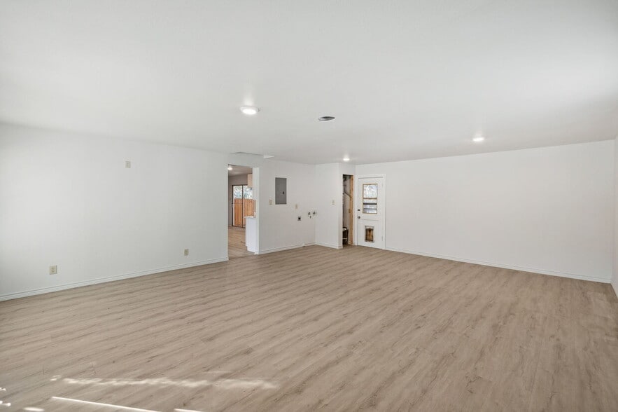 More Photos Of 1031 Talley Rd, San Antonio Office For Sale