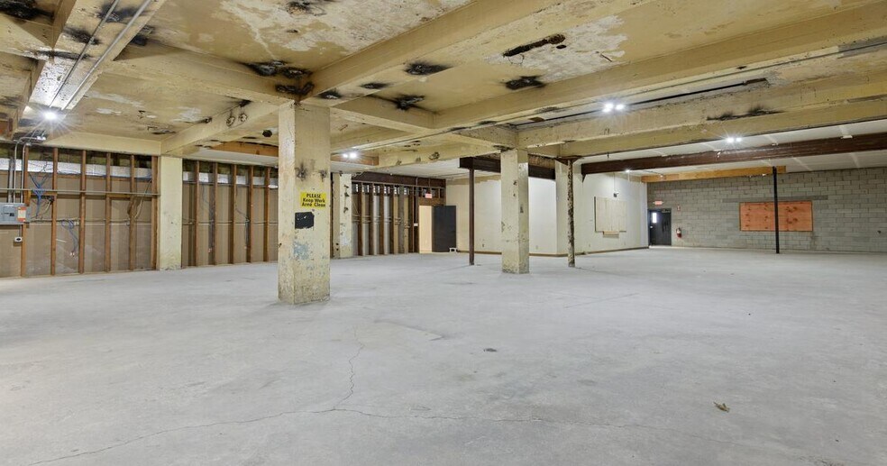 More Photos Of 200 N 13th St, Bay City Warehouse For Lease