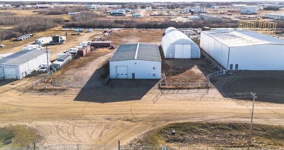More Photos Of 39 Production Av, Vermilion River County No 24 Service For Sale