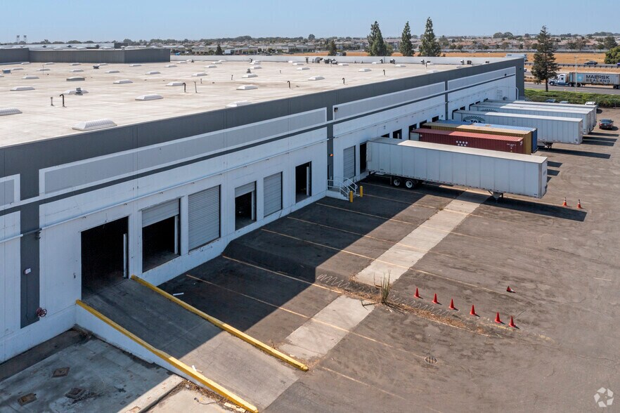 More Photos Of 17100 S Harlan Rd, Lathrop Manufacturing For Sale