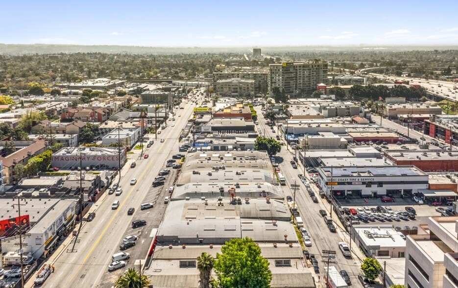 More Photos Of 2221-2251 S Sepulveda Blvd, Los Angeles Storefront For Lease