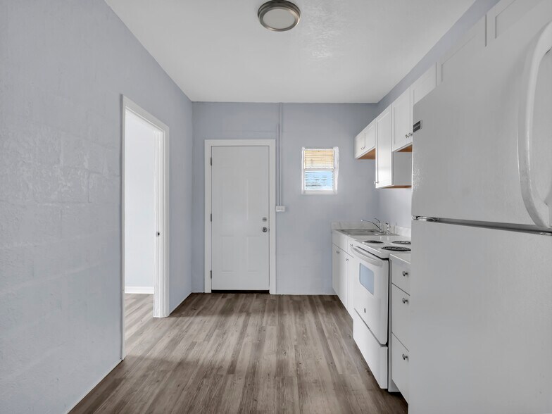 More Photos Of 301 SW 3rd Ter, Mulberry Apartments For Sale