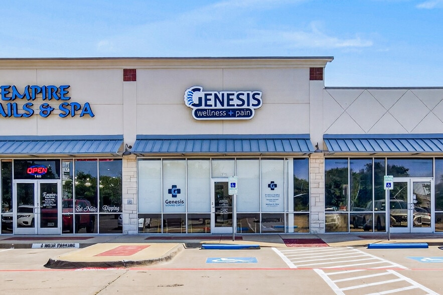 More Photos Of 108 E Us Highway 80, Forney Freestanding For Lease