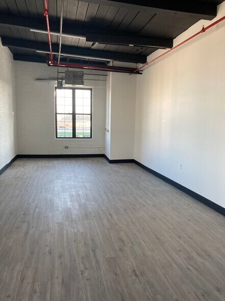 More Photos Of 432 Austin Pl, Bronx Flex For Lease