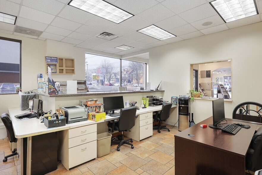 More Photos Of 472 E Westfield Ave, Roselle Park Light Manufacturing For Lease