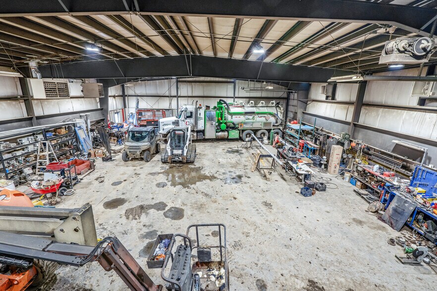 More Photos Of 501075 RR 14, Lloydminster Manufacturing For Sale