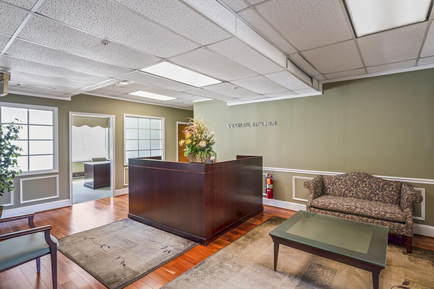 More Photos Of 602 S King St, Leesburg Medical For Lease