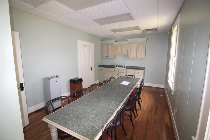 More Photos Of 950 3rd St, Natchitoches Office For Sale