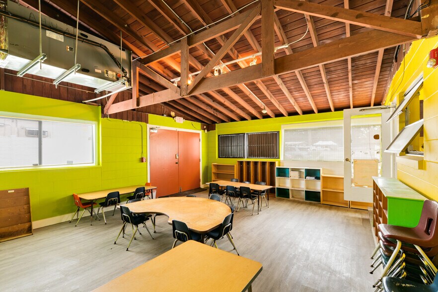 More Photos Of 4607 N Pine Hills Rd, Orlando Office Residential For Sale