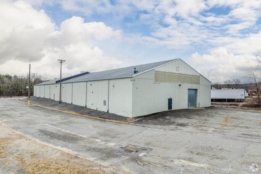 More Photos Of 471 Lancaster St, Leominster Warehouse For Lease