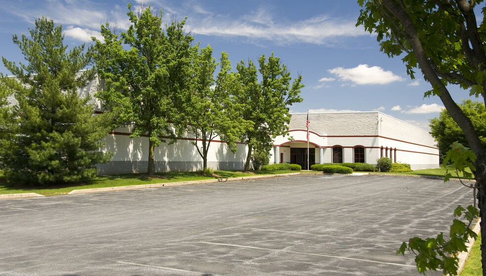 More Photos Of 1828 Freedom Rd, Lancaster Warehouse For Lease