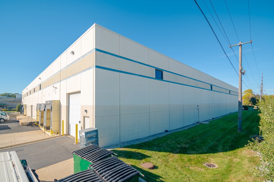 More Photos Of 11697 W Grand Ave, Northlake Warehouse For Lease