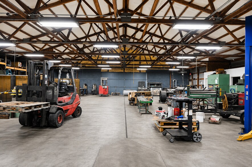More Photos Of 110 Airport Entrance Rd, Summerville Warehouse For Sale