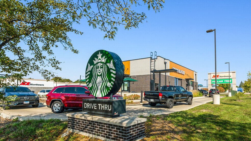 More Photos Of 3320 N Lewis Ave, Waukegan Fast Food For Sale