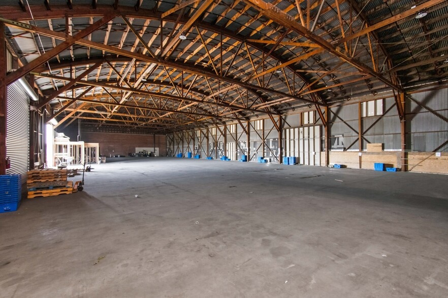 More Photos Of 210-284 N Thorne Ave, Fresno Warehouse For Sale