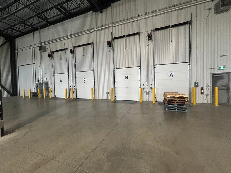 More Photos Of 379B Corduroy Rd, Ottawa Warehouse For Lease