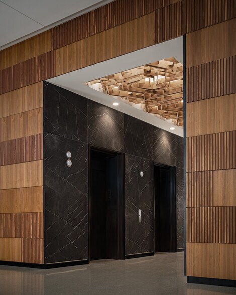 More Photos Of 2600 N Central Ave, Phoenix Office For Lease