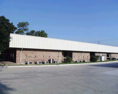 More Photos Of 3212 W Park Row Dr, Pantego Freestanding For Sale