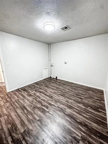 More Photos Of 2528 W I 44 Service Rd, Oklahoma City Specialty For Sale