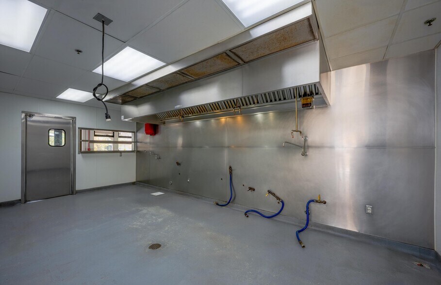 More Photos Of 9332 Eucalyptus Grove Ln, La Jolla Restaurant For Lease