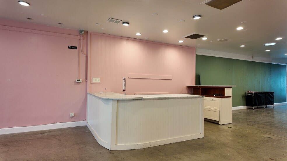 More Photos Of 529-531 4th St, Santa Rosa Storefront For Lease