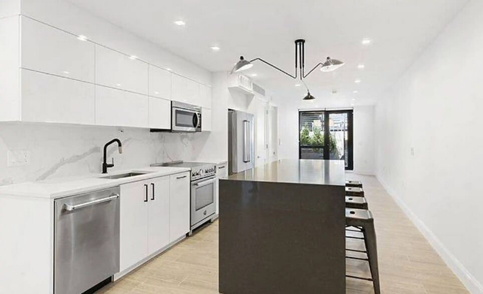 More Photos Of 3078 43rd St, Astoria Multifamily For Sale