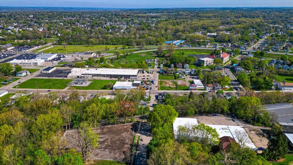 More Photos Of 30-31 S Sycamore St, Springfield Service For Sale