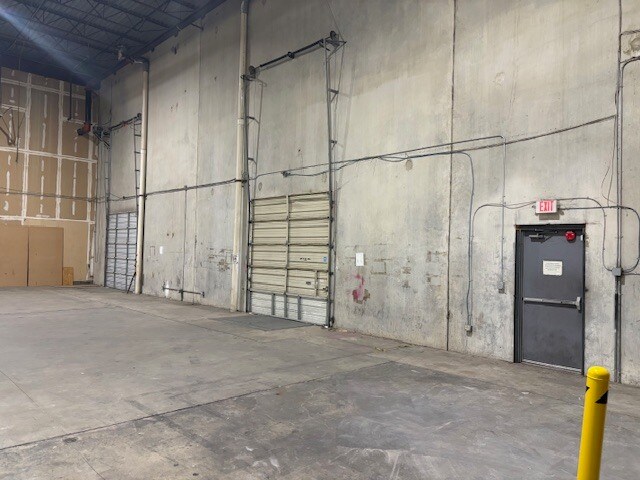 More Photos Of 2306 Howard Ln, Austin Distribution For Lease