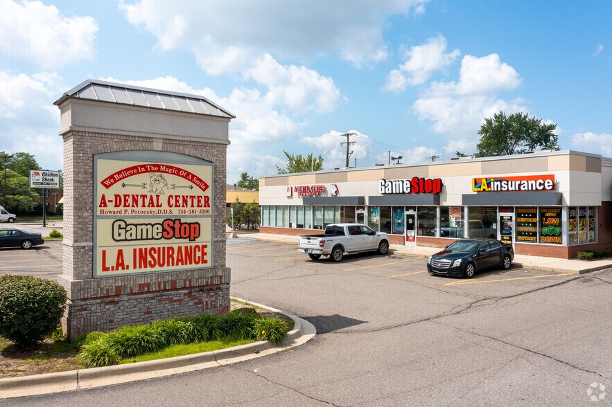 More Photos Of 17032-17094 Fort St, Riverview Unknown For Lease