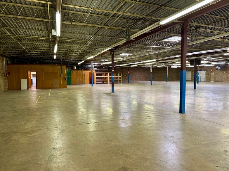 More Photos Of 2005 Fulton Pl, High Point Warehouse For Lease
