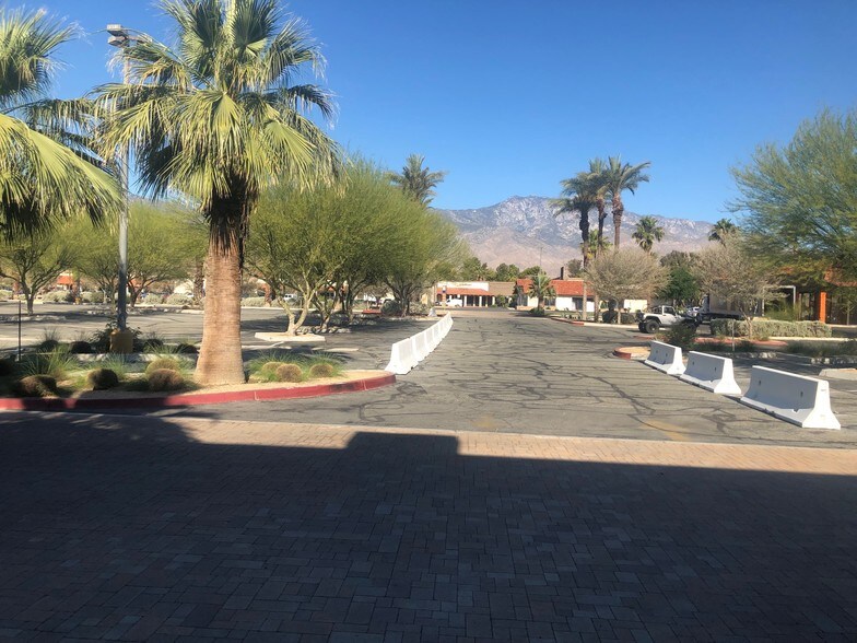 More Photos Of 35900 Date Palm Dr, Cathedral City Freestanding For Sale