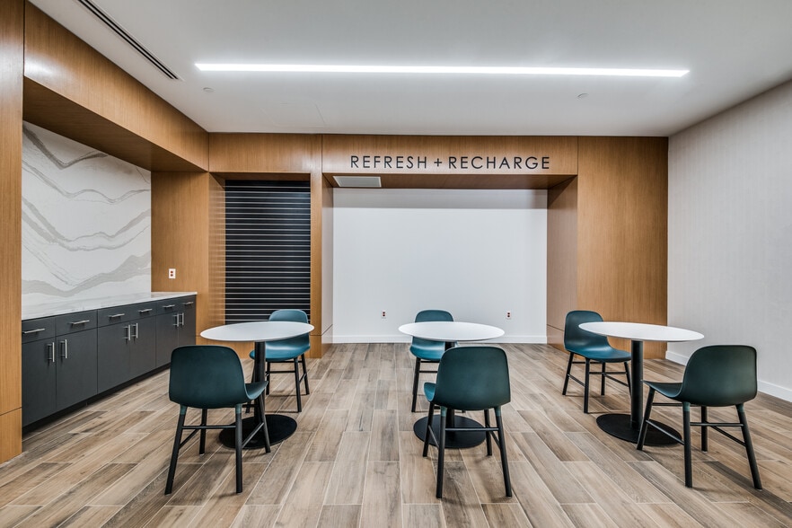 More Photos Of 1212 Corporate Dr, Irving Office For Lease