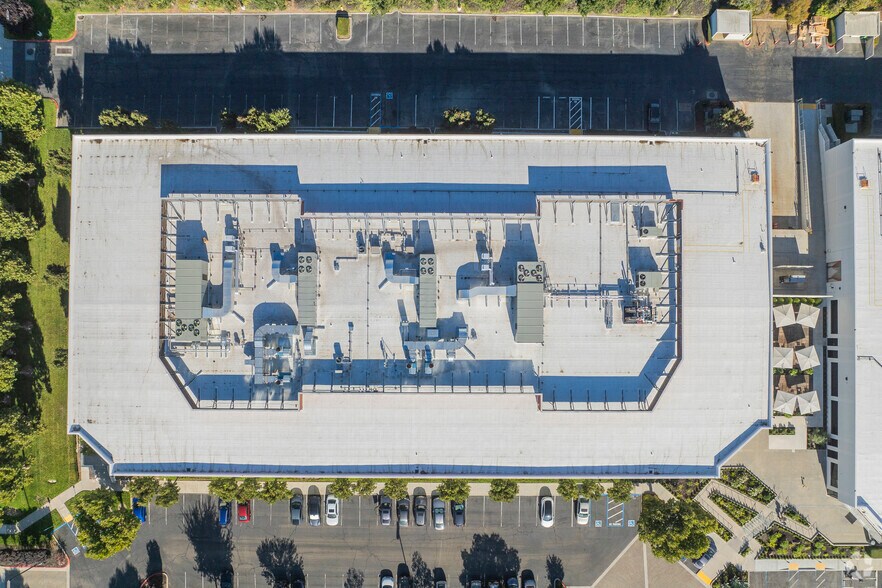 More Photos Of 140 Baytech Dr, San Jose Research And Development For Lease