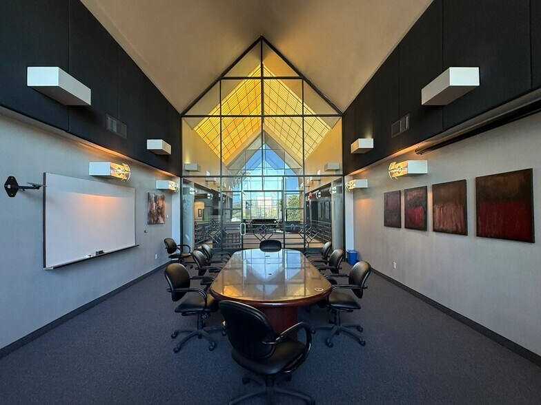 More Photos Of 7540 N 19th Ave, Phoenix Office For Sale