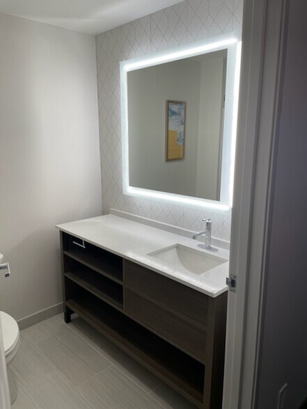 More Photos Of 1917 Dowling St, Kendallville Hotel For Sale