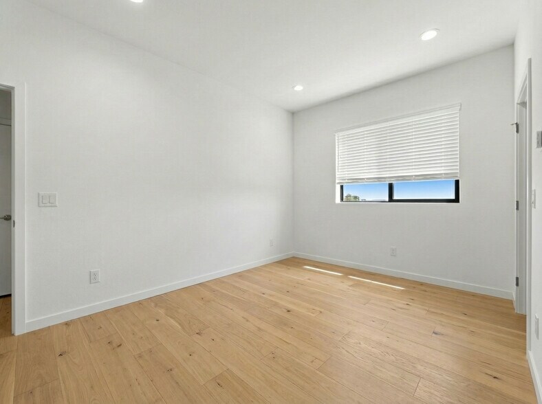 More Photos Of 5075 Pickford St, Los Angeles Apartments For Sale