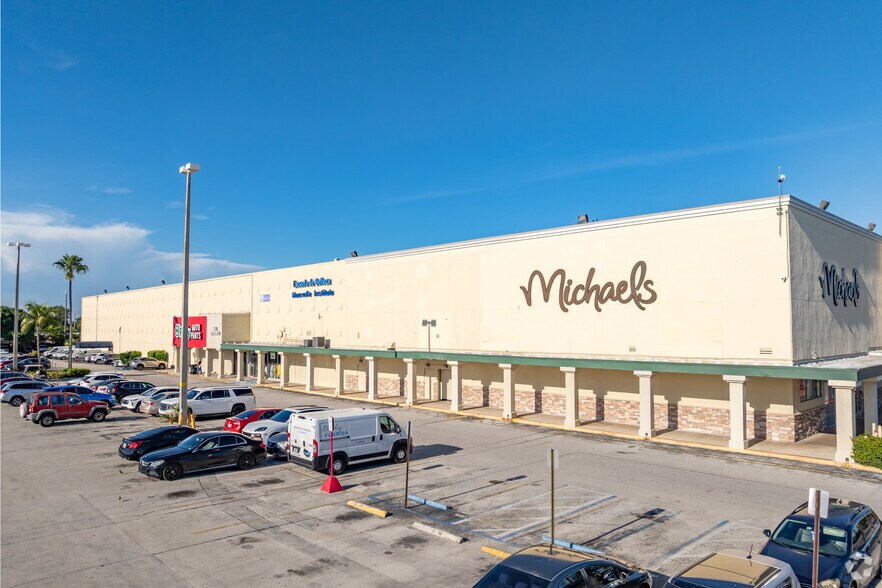 More Photos Of 500-530 W 49th St, Hialeah Storefront Retail Office For Lease