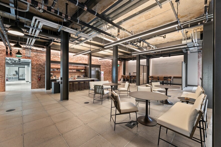 More Photos Of 1305 E Houston St, San Antonio Office For Lease