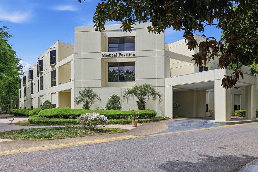More Photos Of 25 Hospital Center Blvd, Hilton Head Medical For Lease