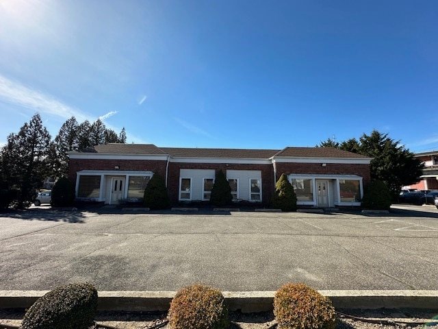More Photos Of 20 John St, Amityville Storefront Retail Office For Lease