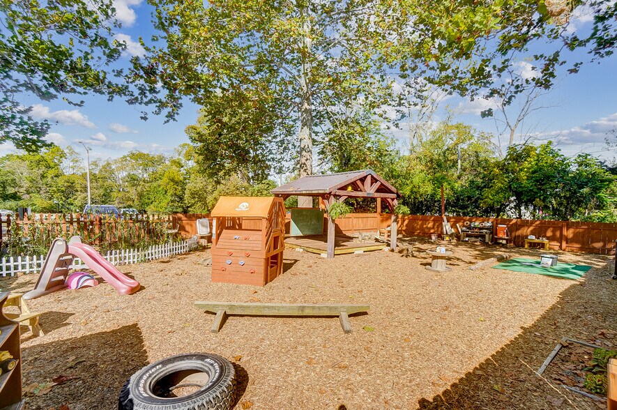 More Photos Of 800 Livermore St, Yellow Springs Research And Development For Sale