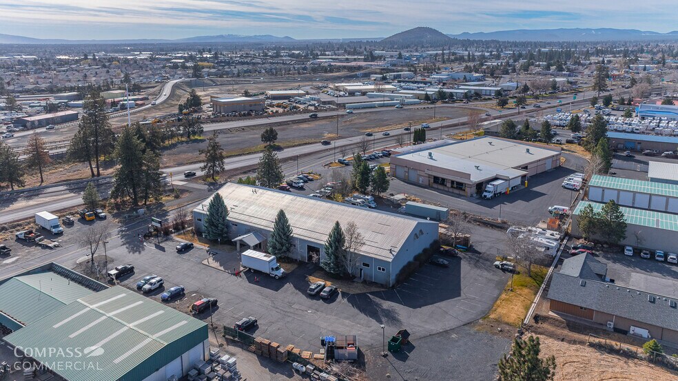 More Photos Of 63255 Jamison St, Bend Warehouse For Sale